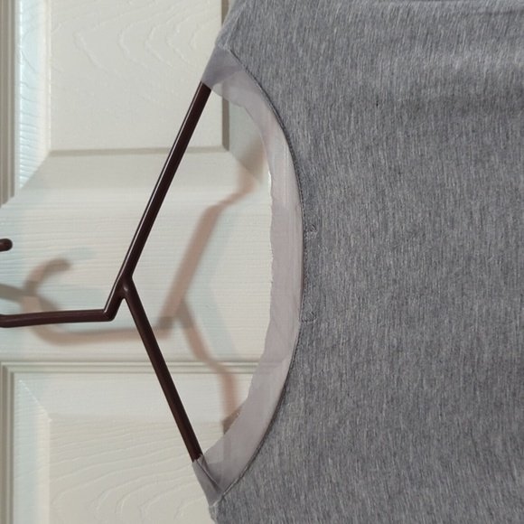 Belldini Women's Gray 3/4 Sleeve Tunic w/Raw Sheer Hem Size 2X Stud Front - Picture 4 of 8